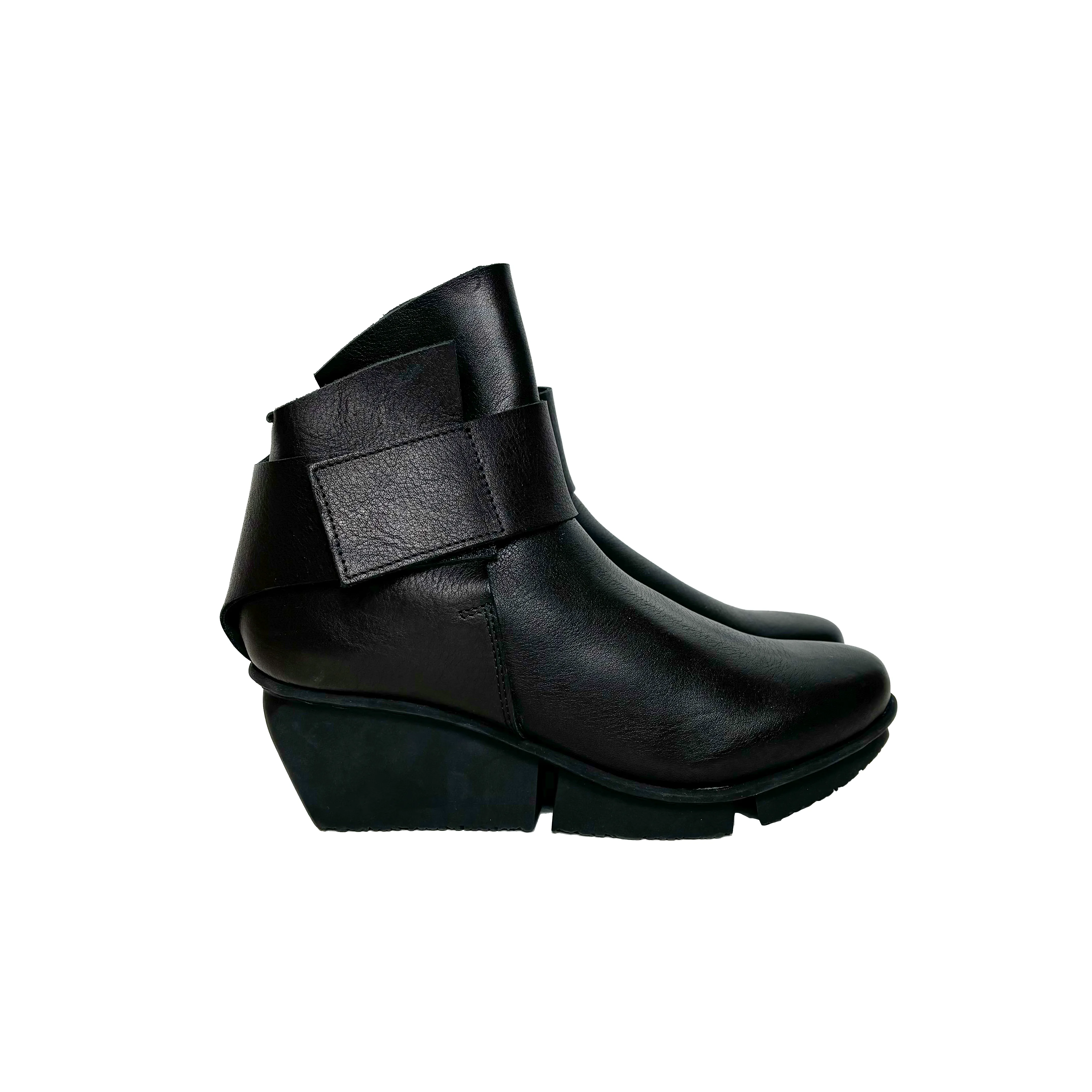 "ACE" ANKLE BOOTS